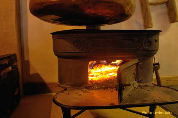 Le repas des montagnards, rien de tel après une bonne rando... Restaurant situé sur le plateau des Glières en Haute Savoie arvimedia