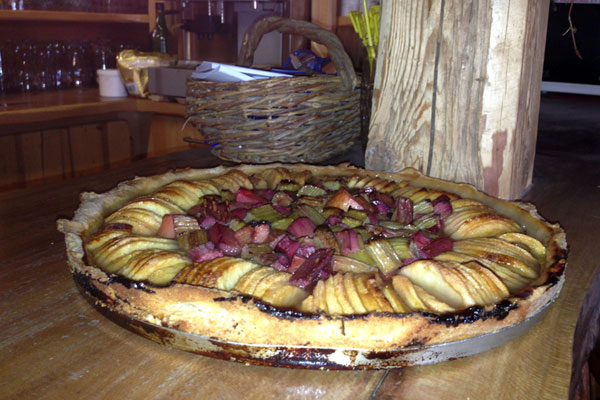 Salle du restaurant Notre Dame des Neiges Plateau des Glières repas unique ouvert toute l'année